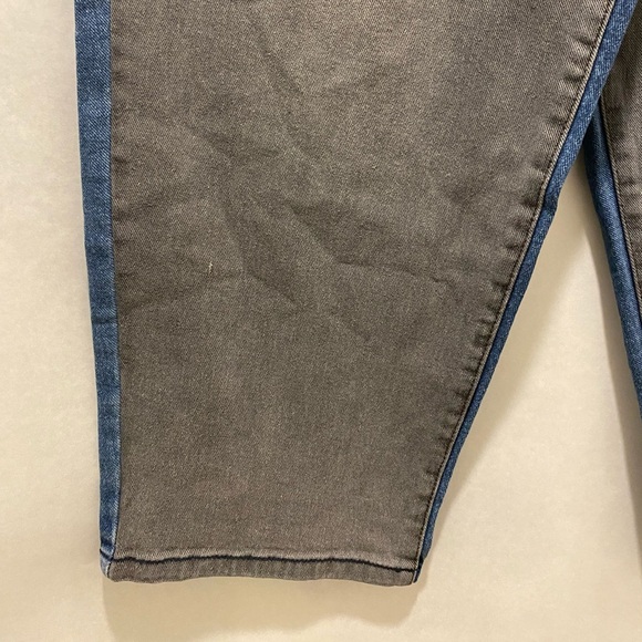 Style & Co. Curvy Petite Two-Tone Denim Crop Jeans • NWT • 14P - Picture 4 of 8